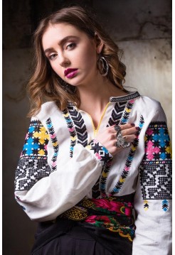 Чарівна лляна жіноча вишиванка «Подолянка»
