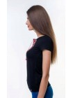 Футболка чорна з червоною вишивкою