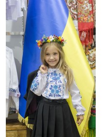 Вышиванка для девочки с синей вышивкой, цветы