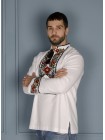 Біла чоловіча вишиванка з квітковим візерунком 